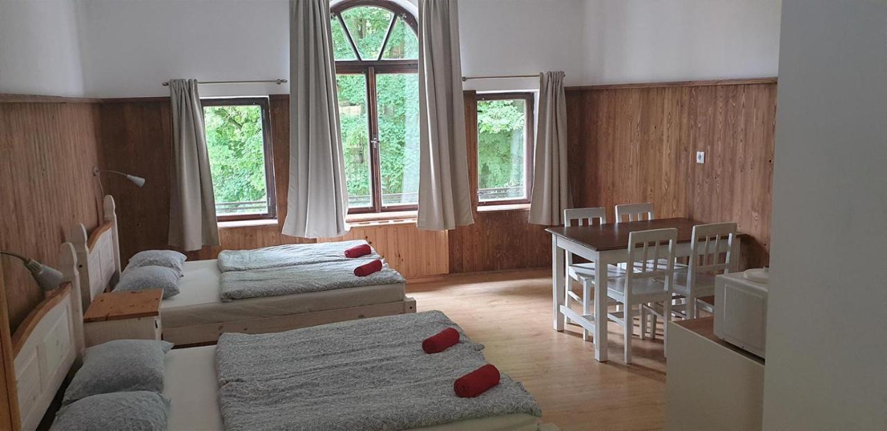 Penzion A Restaurace U Baby Subrovy Hotel Kokorin Exterior photo